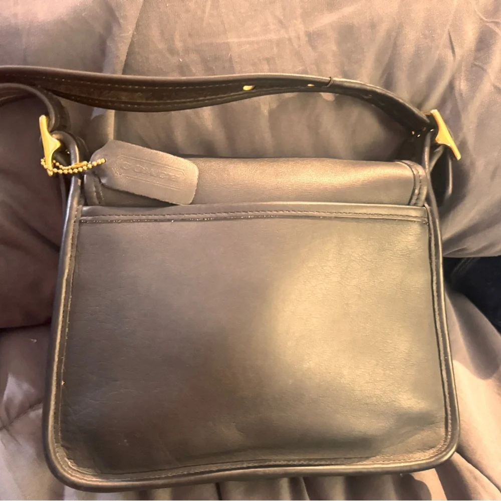 COACH vintage style # 9061 black‎ bag purse from 90’s. Lots of pockets. VGUC - Picture 2 of 13